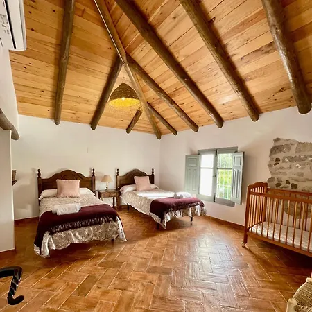 Cortijo Angosturas בית נופש מונטפריו